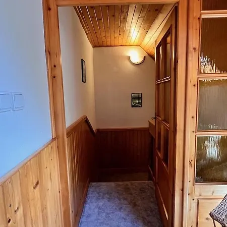 Tatil Evi Pri Potoku