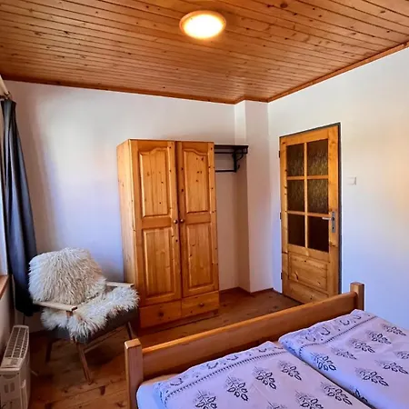 Tatil Evi Pri Potoku