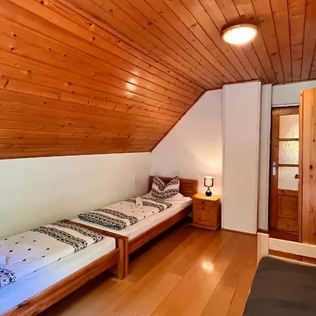 Tatil Evi Pri Potoku