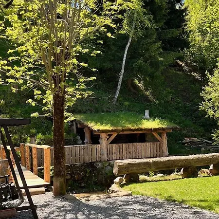 Tatil Evi Pri Potoku *
